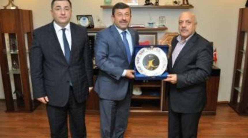 Hizmet İş, Başkan Karabacak'a Teşekk&uuml;r Etti