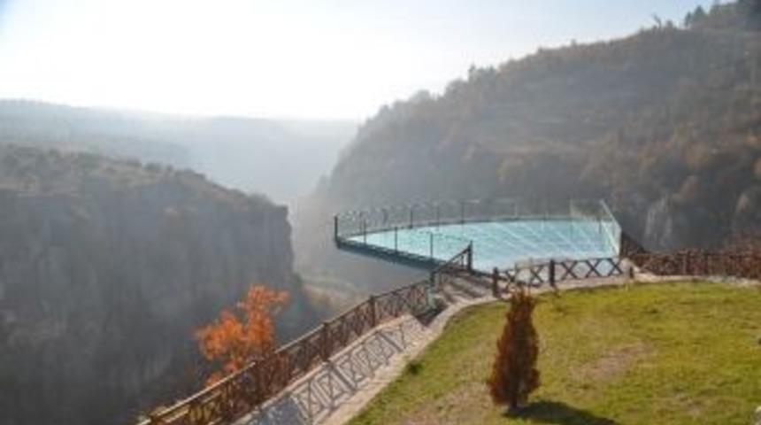 Cam Terasın Karşısına Yapay Şelale Yapılacak