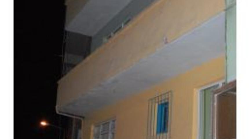 Yaşlı Adamın Evine Giren Hırsıza Mahalle Sakinleri Saldırmak Istedi