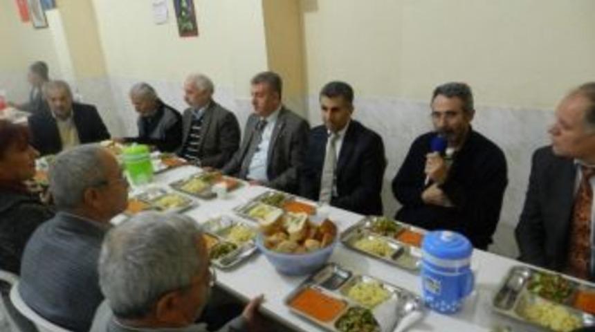 Chp'li Kayapınar: "hoşg&ouml;r&uuml; Kenti İzmir'de Yaşamak Bir Şans"