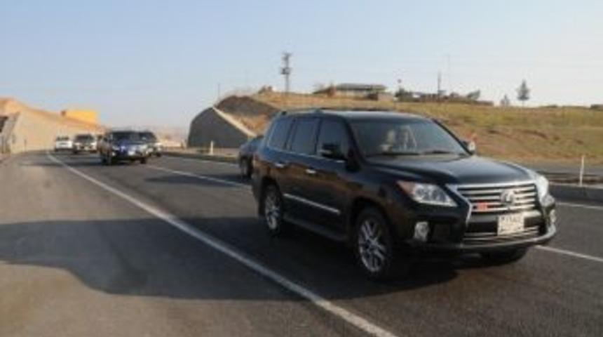 Barzani Ve Perver, Karayoluyla Diyarbakır&rsquo;a Doğru Yola &Ccedil;ıktı