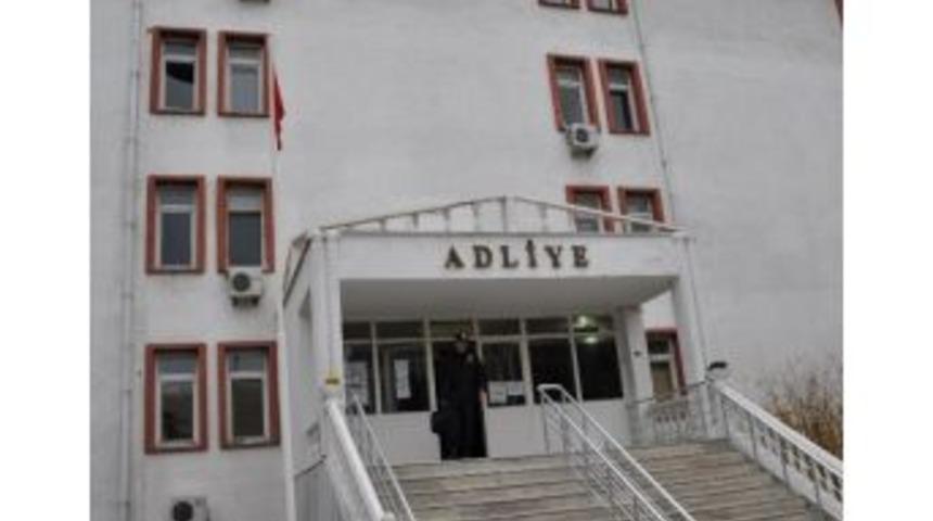 Adliyeden eroin &ccedil;alıp satmışlar