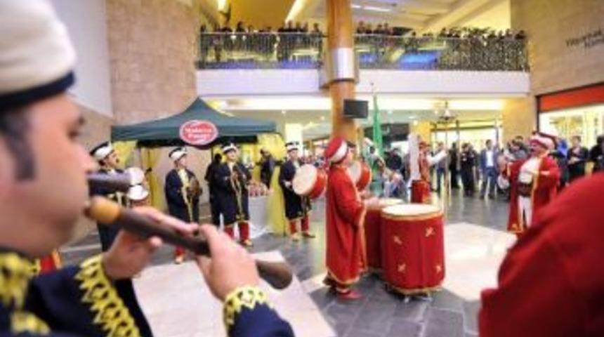 Forum&rsquo;da Aşure İkramı