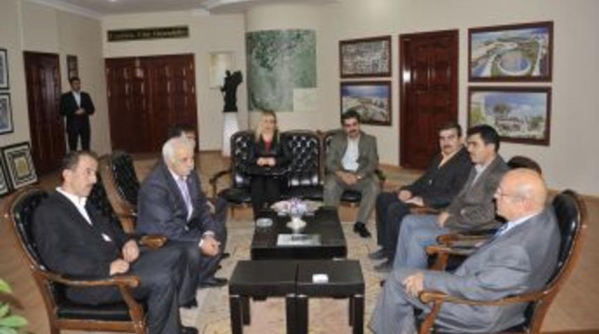 Belediye Okulların Çevresini Düzenliyor Ve Temizliyor