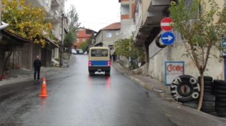 Ters Y&ouml;ne Giren Minib&uuml;s, Mahalleyi Ayağa Kaldırdı