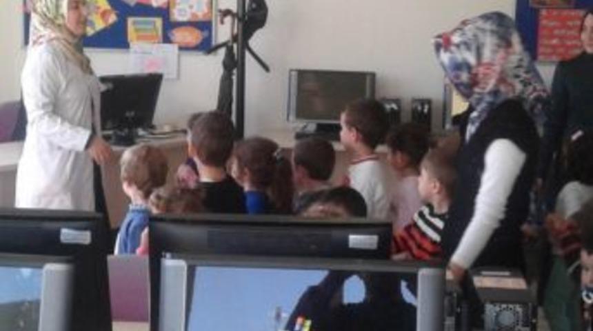 Mehmet Akif Ersoy Bilgievi'ni Minikler Ziyaret Etti