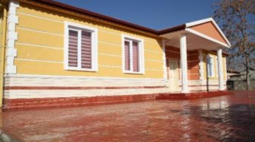 Okul Bahçeleri Düzenleniyor