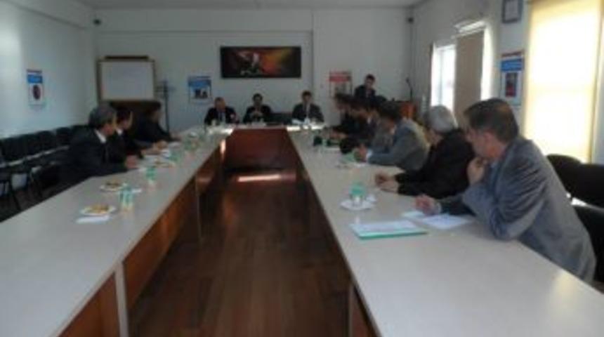 Okul m&uuml;d&uuml;rleri ile ortak sınav toplantısı yapıldı