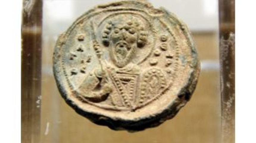 Bizans D&ouml;nemine Ait M&uuml;h&uuml;r Koleksiyonu Kitap Oluyor