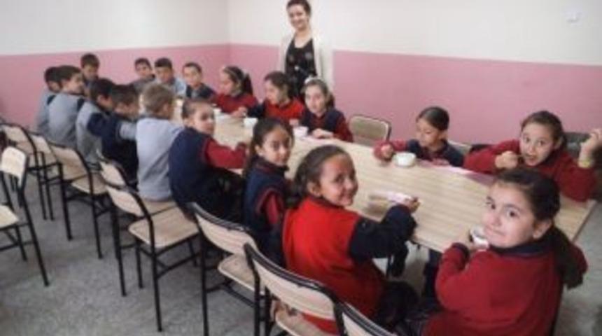 Kırkağa&ccedil;lı &Ouml;ğrencilerin Aşure Sevinci