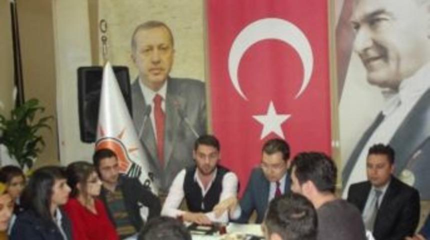 Ak Gen&ccedil;ler Uzunk&ouml;pr&uuml;'de Toplandı