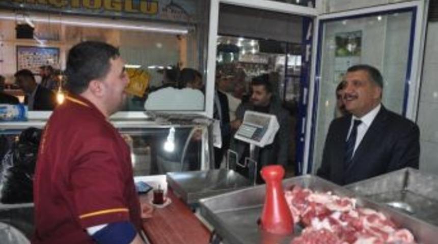 Selahattin G&uuml;rkan, Ziyaretlerini S&uuml;rd&uuml;rd&uuml;