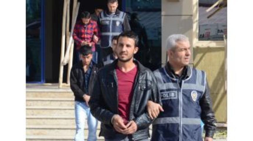 Ev Hanımını 26 Bin Lira Dolandıran Ş&uuml;pheliler Yakalandı