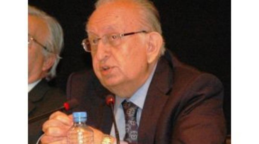 H&uuml;samettin Cindoruk &Ccedil;anakkale&rsquo;ye Geliyor