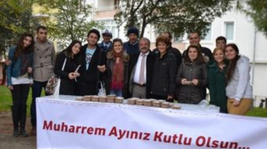 Gelibolu Belediyesi Aşure Dağıttı