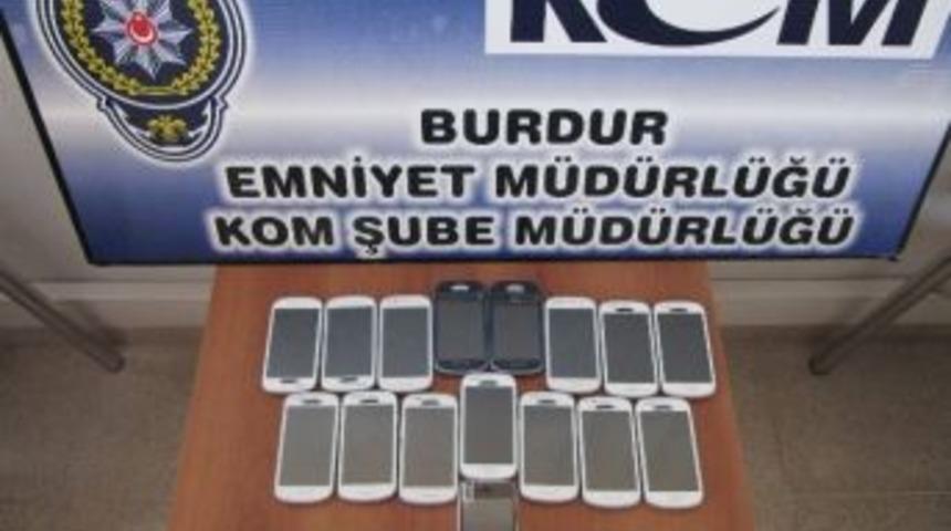 Burdur'da 16 Adet Ka&ccedil;ak Cep Telefonu Ele Ge&ccedil;irildi