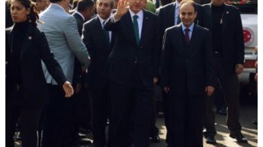 Başbakan Erdoğan, İlk Defa Diyarbakır B&uuml;y&uuml;kşehir Belediyesi'ni Ziyaret Etti