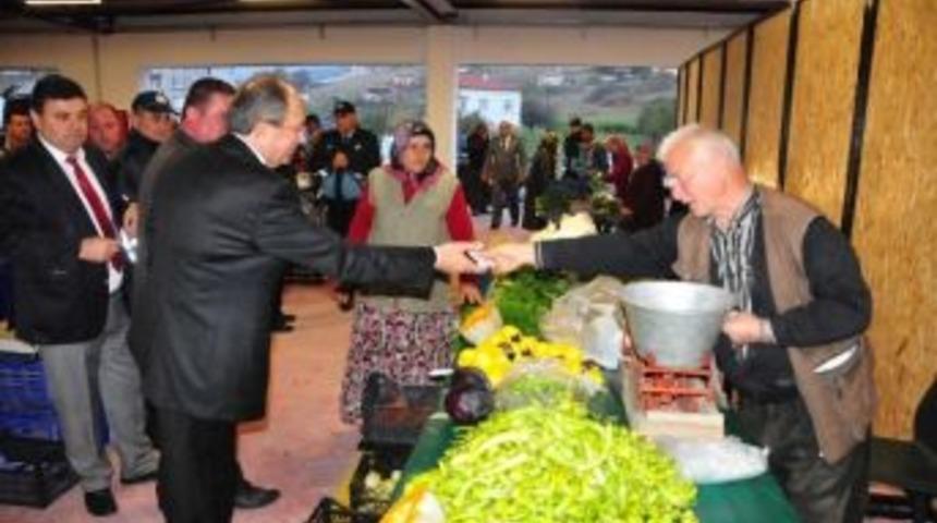 Burma, Pazar Alışverişi Yaptı