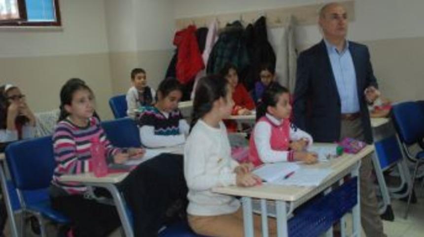 CHP'li Akgün: Dershanelerin Kapatılması Yanlış Bir Proje