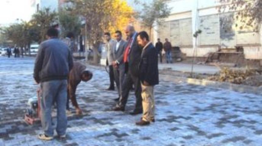 Tuzluca Belediyesinin Kilitli Parke Taşı D&ouml;şeme &Ccedil;alışmaları