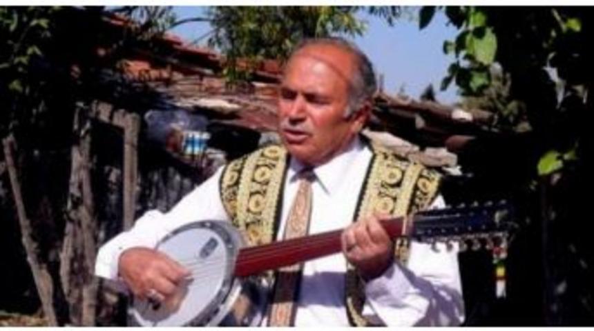 Uşak Valiliği 77 Yaşındaki Halk Ozanına Cd Yapacak