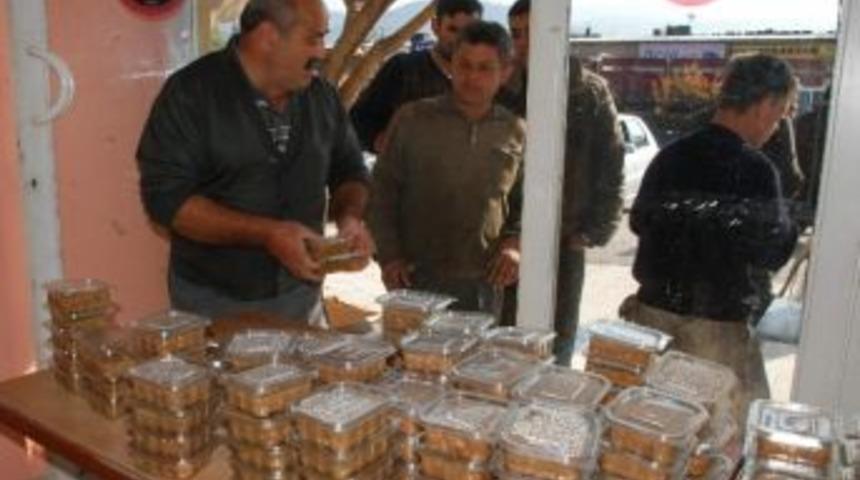 Sanayi Esnafına Aşure İkramı