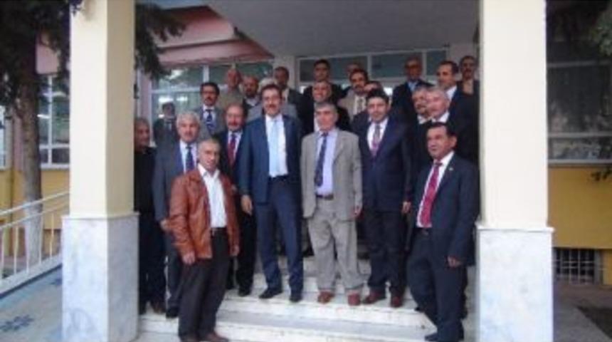 Ak Parti, Huzurevi&rsquo;nde Aşure Programı D&uuml;zenledi