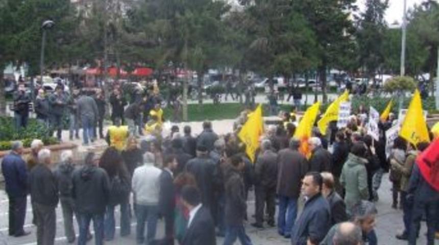 Eğitim Sen&rsquo;liler Y&uuml;r&uuml;d&uuml;