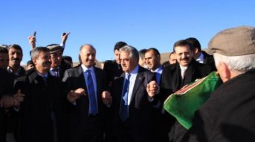 Aktaş Sınır Kapısı'nın Temeli Atma T&ouml;reni