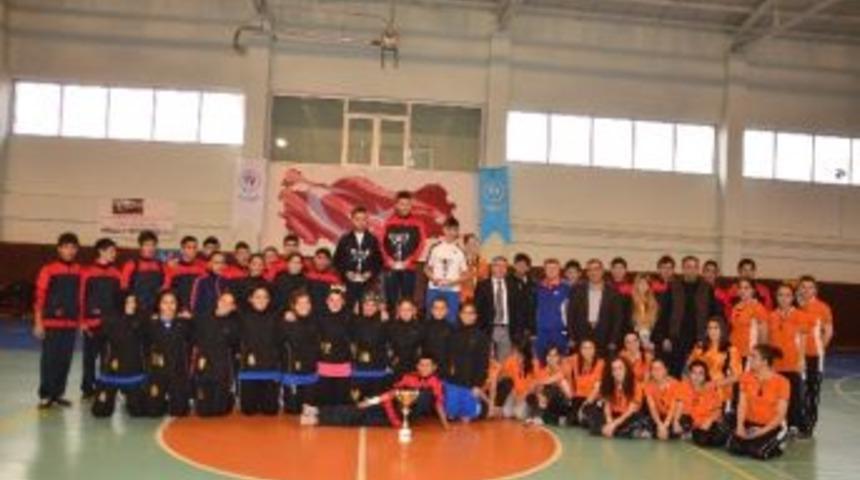 Hentbolun Kralı Da Krali&ccedil;esi De Spor Lisesi