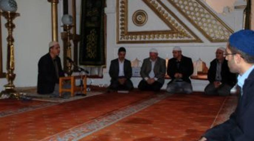 Isparta'da Kerbela Şehitleri I&ccedil;in Mevlit Okutuldu