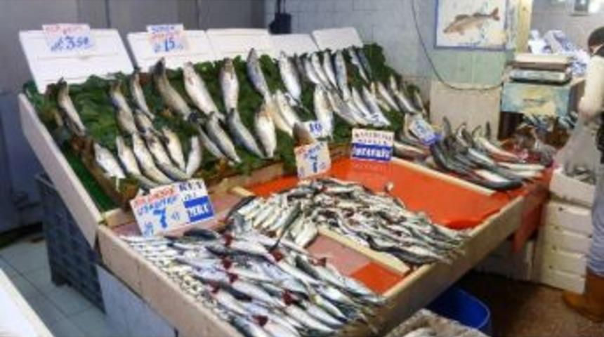 Balık Fiyatları Y&uuml;kseldi Hamsi Yerinde Saydı