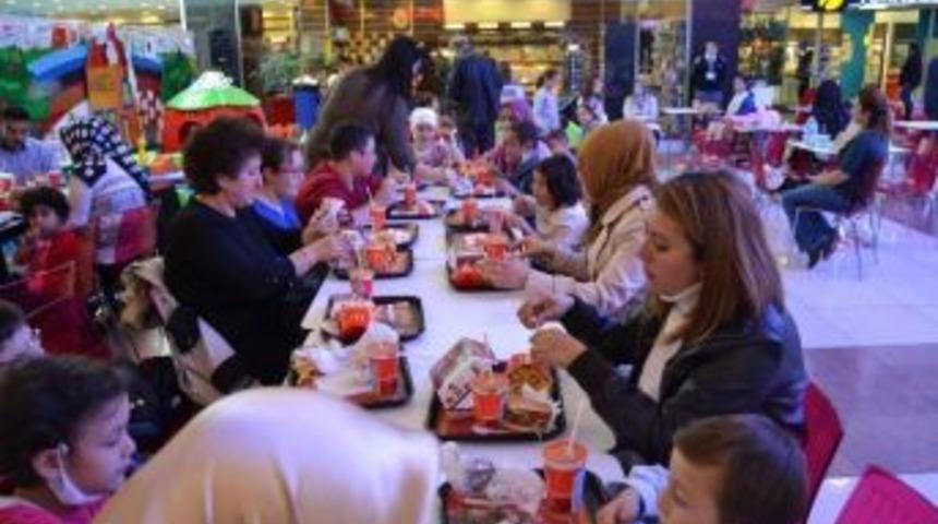 Yeşilyurt Avm, L&ouml;semili &Ccedil;ocukları Ağırladı