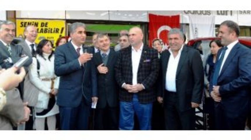 Giyim Kumbaralarına Yardımda Bulunana Y&uuml;zde 30 İndirim