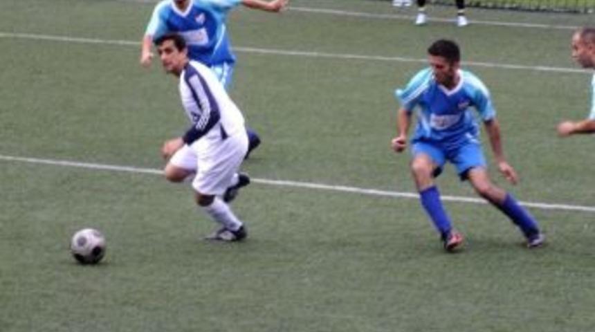 Amat&ouml;r Ma&ccedil;ta Futbolcular Tekme Tokat Kavga Etti