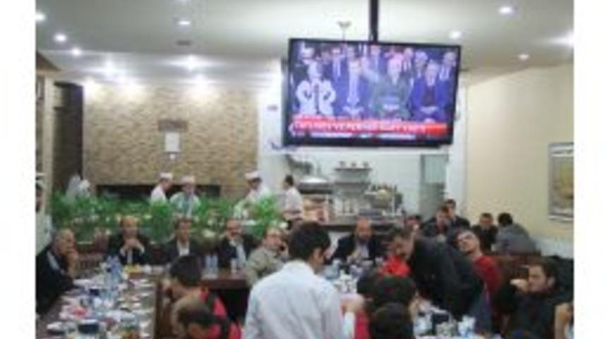 Başkan Şahin&rsquo;den 1930 Bafraspor&rsquo;a Moral Yemeği.