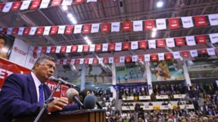 İzmir'de CHP'ye Toplu Katılım T&ouml;reni