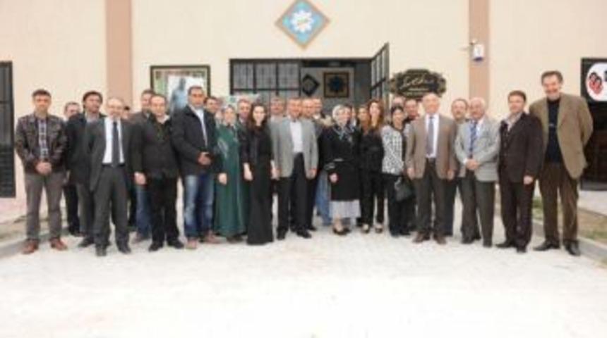 &Ccedil;ini Sanatı Ustası Sıtkı Ol&ccedil;ar, &Ouml;l&uuml;m&uuml;n&uuml;n 3. Yıld&ouml;n&uuml;m&uuml;nde Anıldı