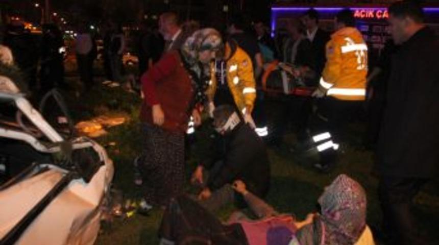 Mantardan Zehirlenen Aile Hastaneye Giderken Kaza Yaptı: 8 Yaralı