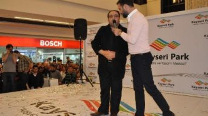 &Uuml;nl&uuml; Sanat&ccedil;ı Alişan Hayranıyla D&uuml;et Yaptı