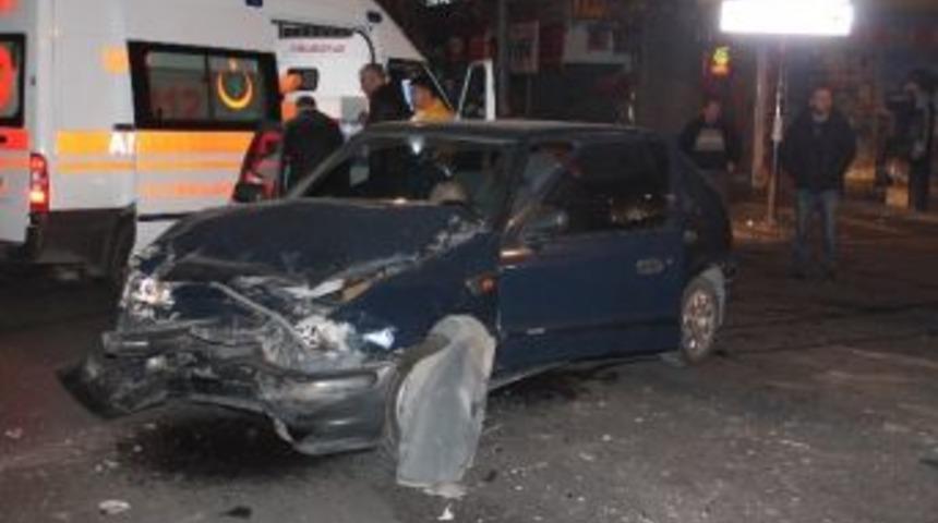 Başkent&rsquo;te Kaza Yapan Kamyon Devrildi