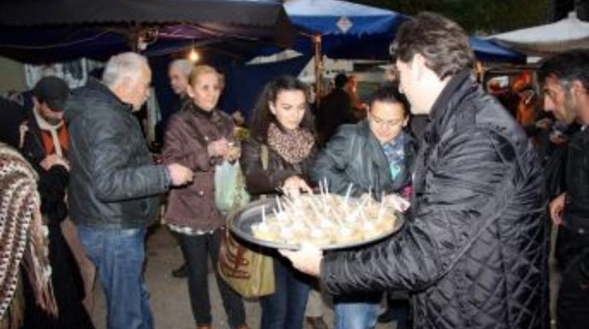 Reyhan Esnafı Aşure Dağıttı