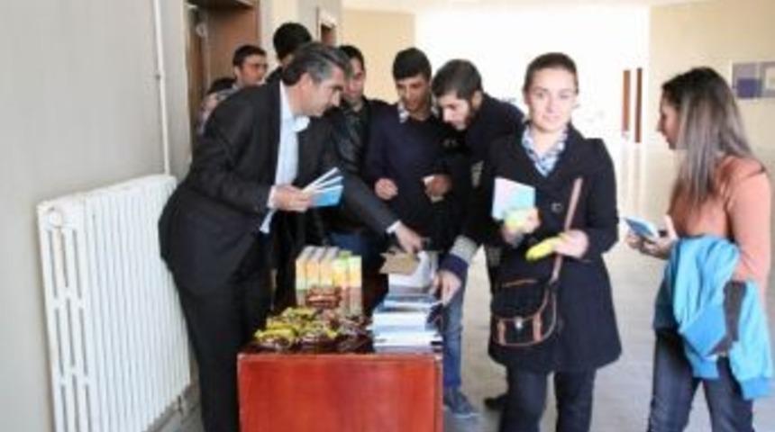 Gen&ccedil;lik Ve G&uuml;venli Gelecek Konferansları Başladı