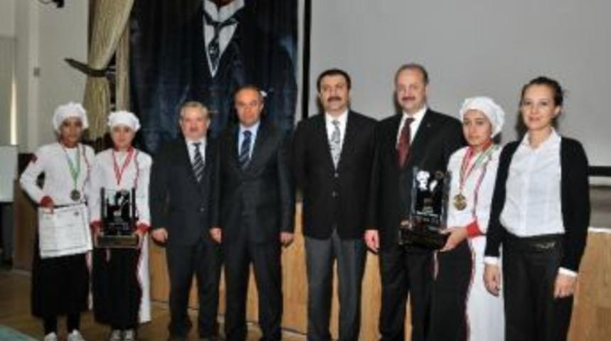 Mamak Kız Teknik Lisesi Başarıya Doymuyor