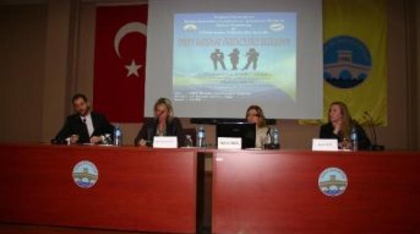 T&uuml;'de &ldquo;&ouml;nder Kadınlar &Ouml;ğrencilerle Buluşuyor&rdquo; Paneli D&uuml;zenlendi