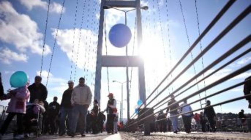 (&ouml;zel Haber) İstanbul Maratonu Renkli G&ouml;r&uuml;nt&uuml;lere Sahne Oldu