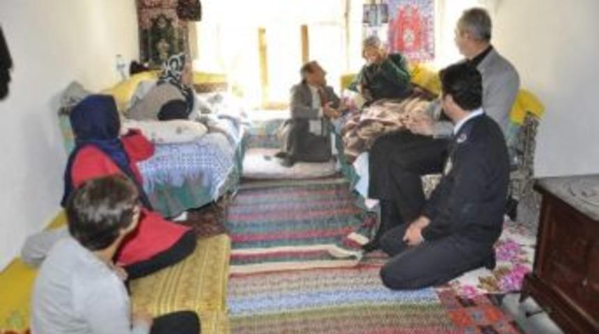 Seydişehir&rsquo;de Yaşlıların G&ouml;nl&uuml; Alınıyor