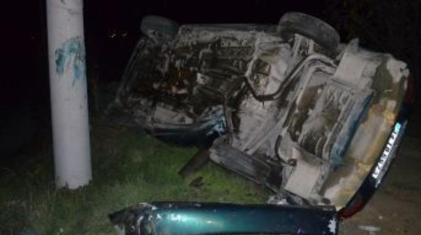 Takla Atan Otomobil Elektrik Direğine &Ccedil;arptı: 1 Yaralı