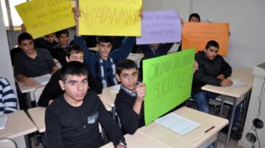 Okuma Salonu Kapatma Tasarısına Veliler Ile &Ouml;ğrencilerden Tepki