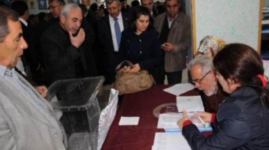 Yerel Se&ccedil;imlere Doğru